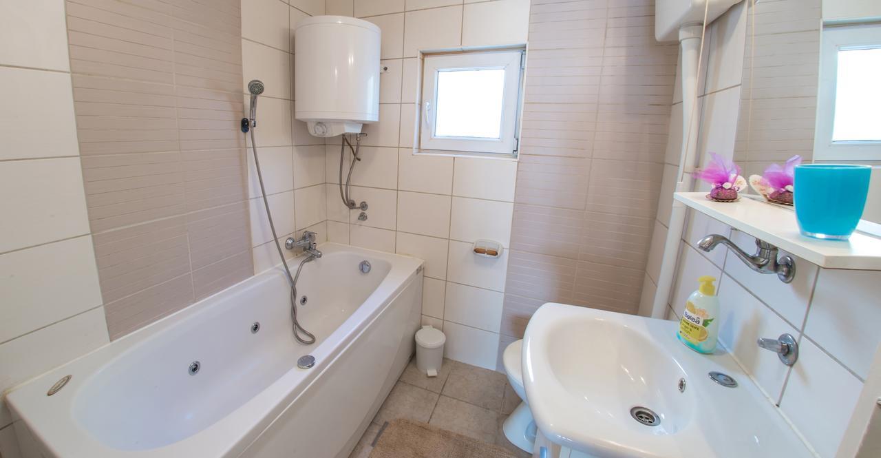 Apartment Tiger Lily Mostar Bagian luar foto